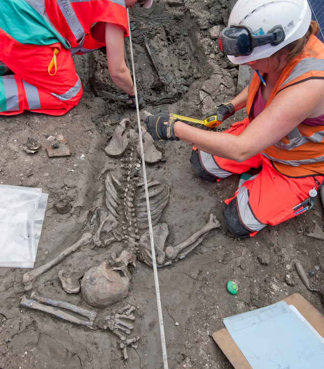 Illustration for article titled Medieval Skeleton Wearing Leather Thigh-High Boots Found in River Thames